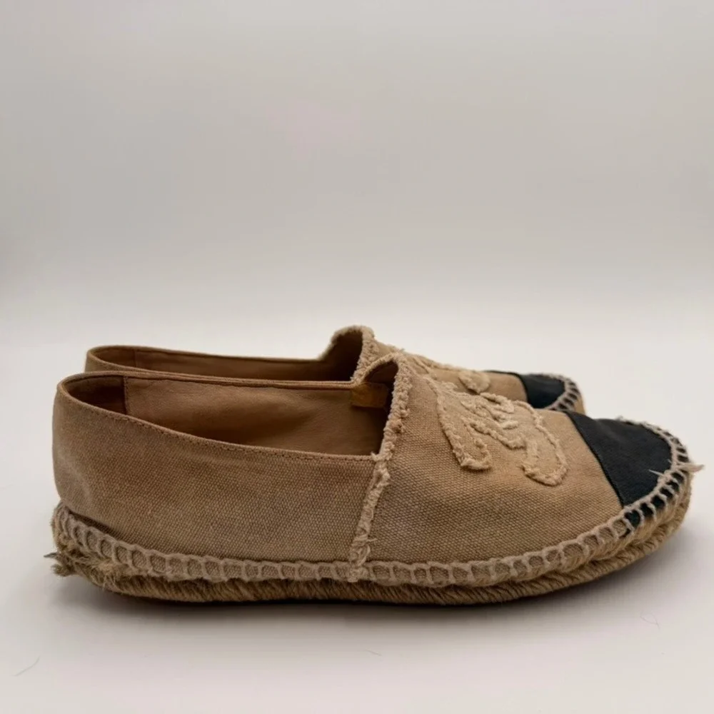 Chanel Espadrilles Women Size 39‎ Tan Black Fair Frayed CC Logo G29762